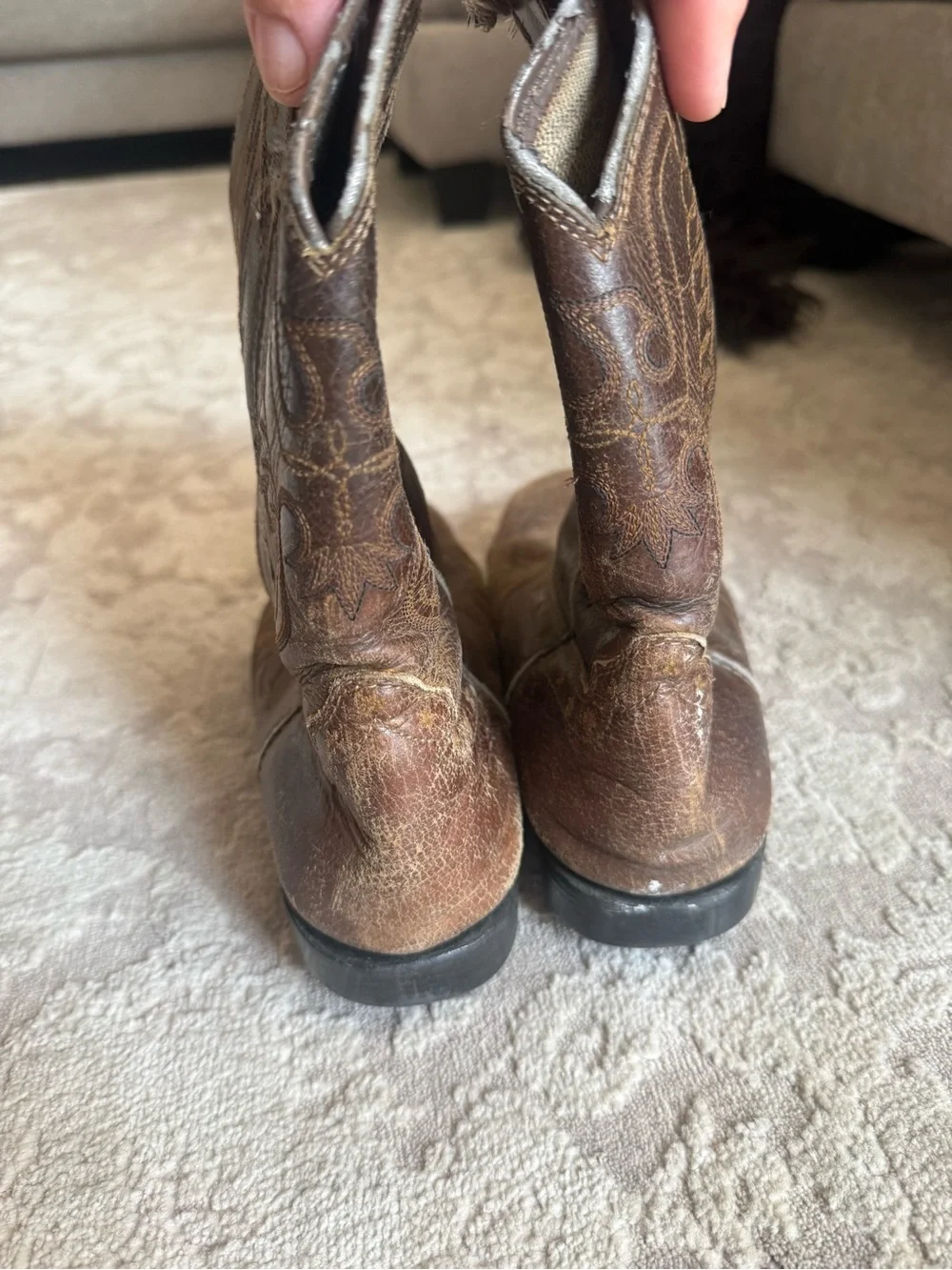 Girls Ariat cowboy boots size 4